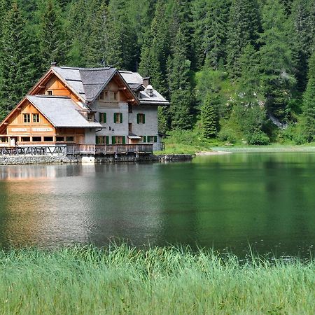 Rifugio Lago Nambino มาดอนนาดีกัมปิโญ ภายนอก รูปภาพ
