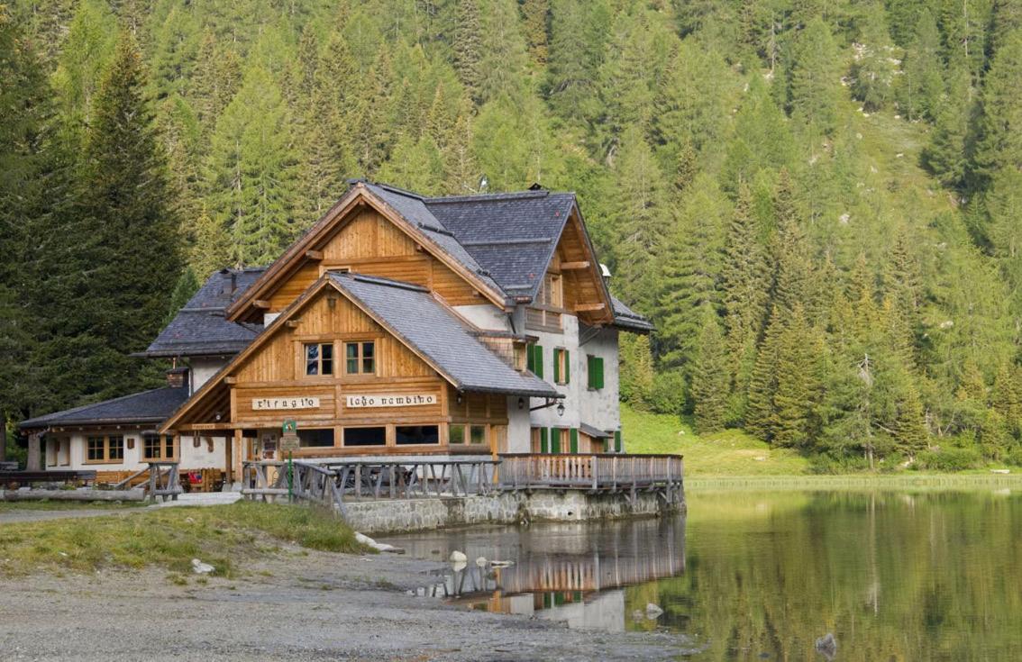 Rifugio Lago Nambino มาดอนนาดีกัมปิโญ ภายนอก รูปภาพ