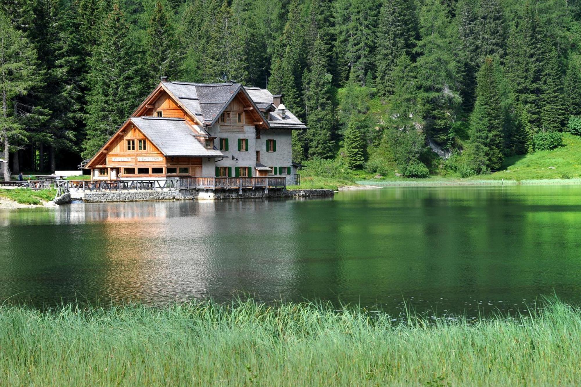 Rifugio Lago Nambino มาดอนนาดีกัมปิโญ ภายนอก รูปภาพ
