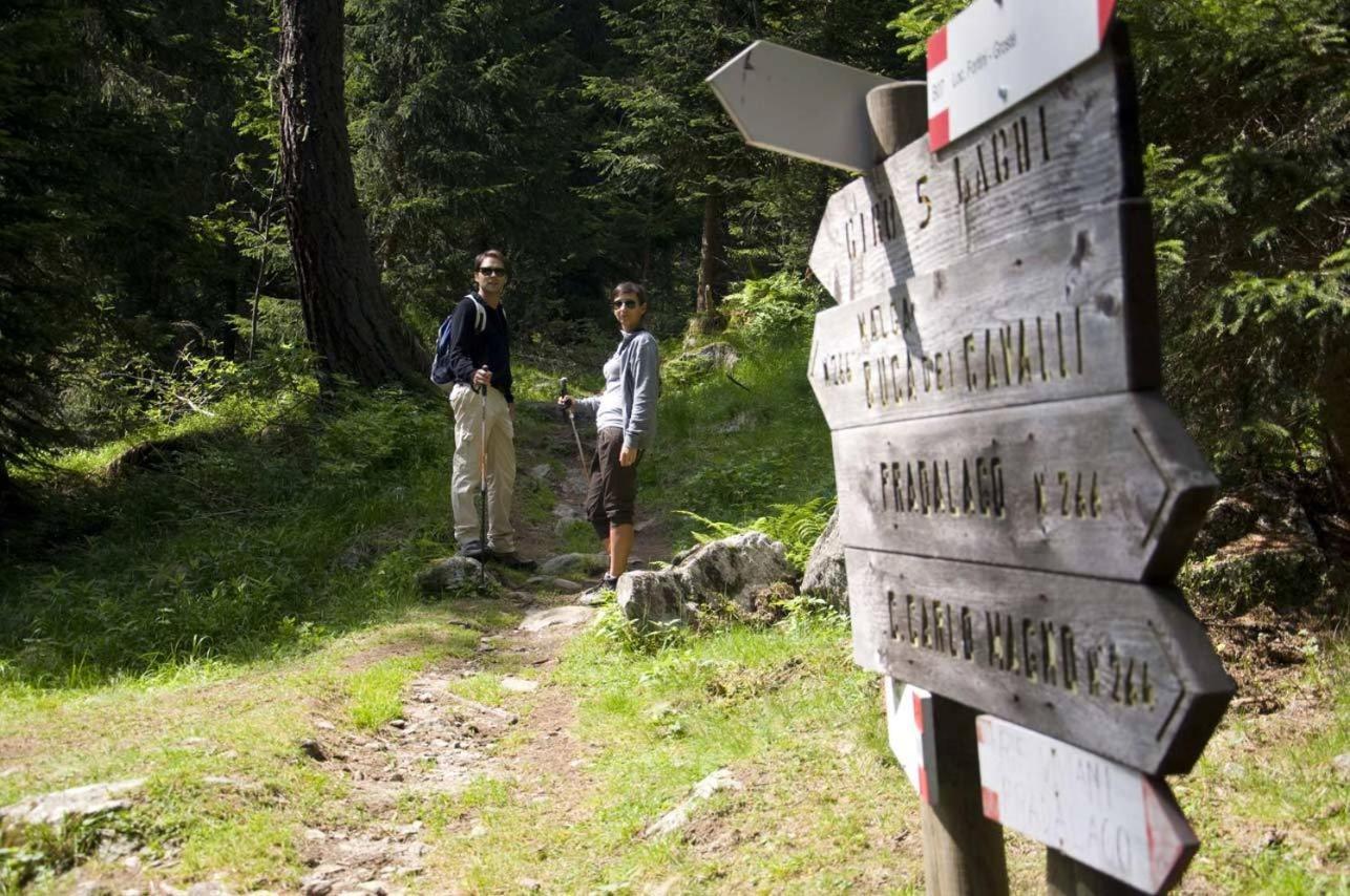 Rifugio Lago Nambino มาดอนนาดีกัมปิโญ ภายนอก รูปภาพ