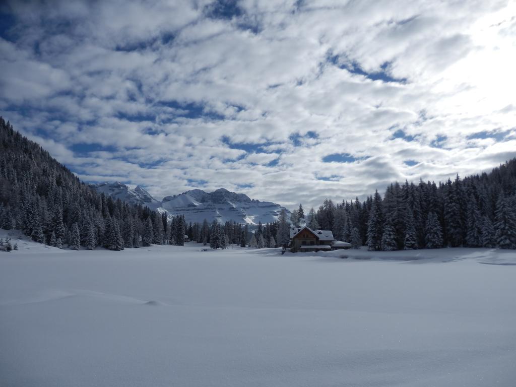 Rifugio Lago Nambino มาดอนนาดีกัมปิโญ ภายนอก รูปภาพ
